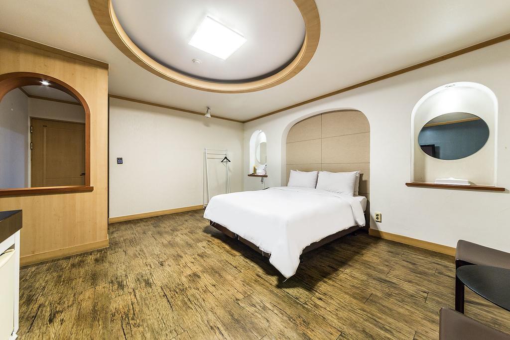 ثووان Hotel Tate المظهر الخارجي الصورة