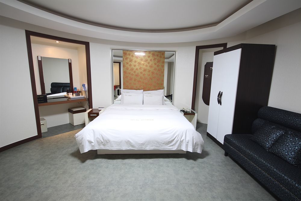 ثووان Hotel Tate المظهر الخارجي الصورة