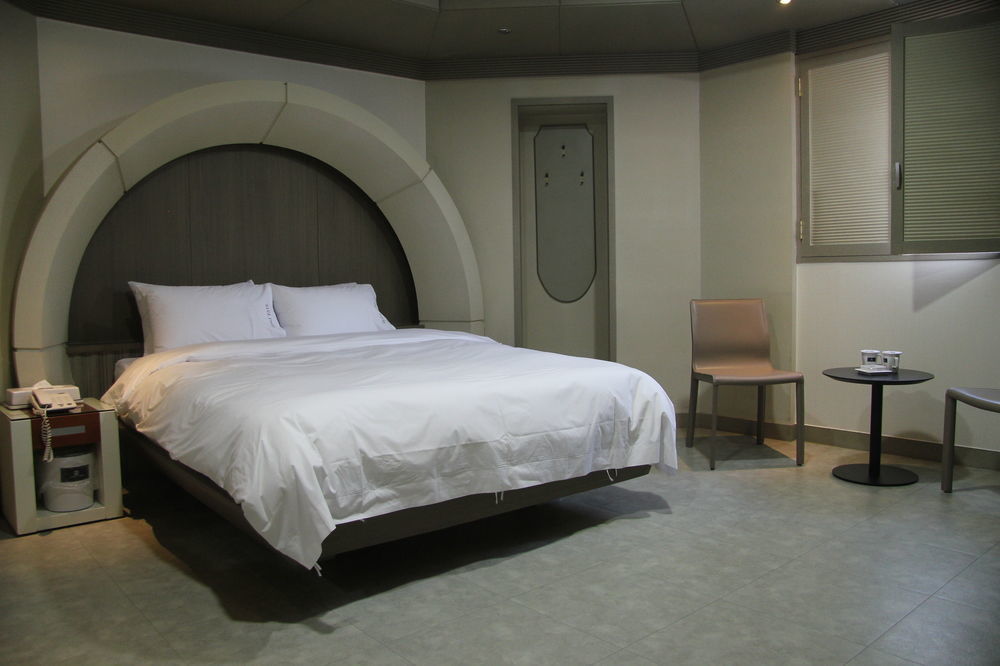 ثووان Hotel Tate المظهر الخارجي الصورة