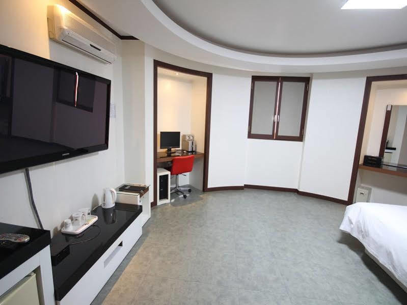 ثووان Hotel Tate المظهر الخارجي الصورة