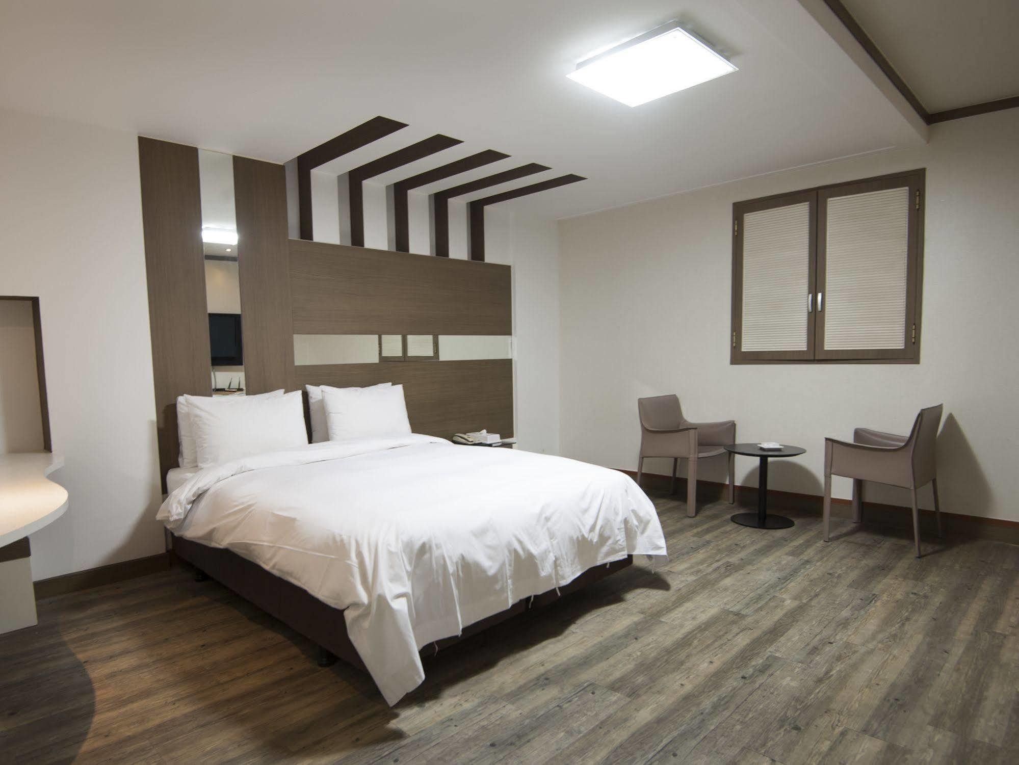 ثووان Hotel Tate المظهر الخارجي الصورة