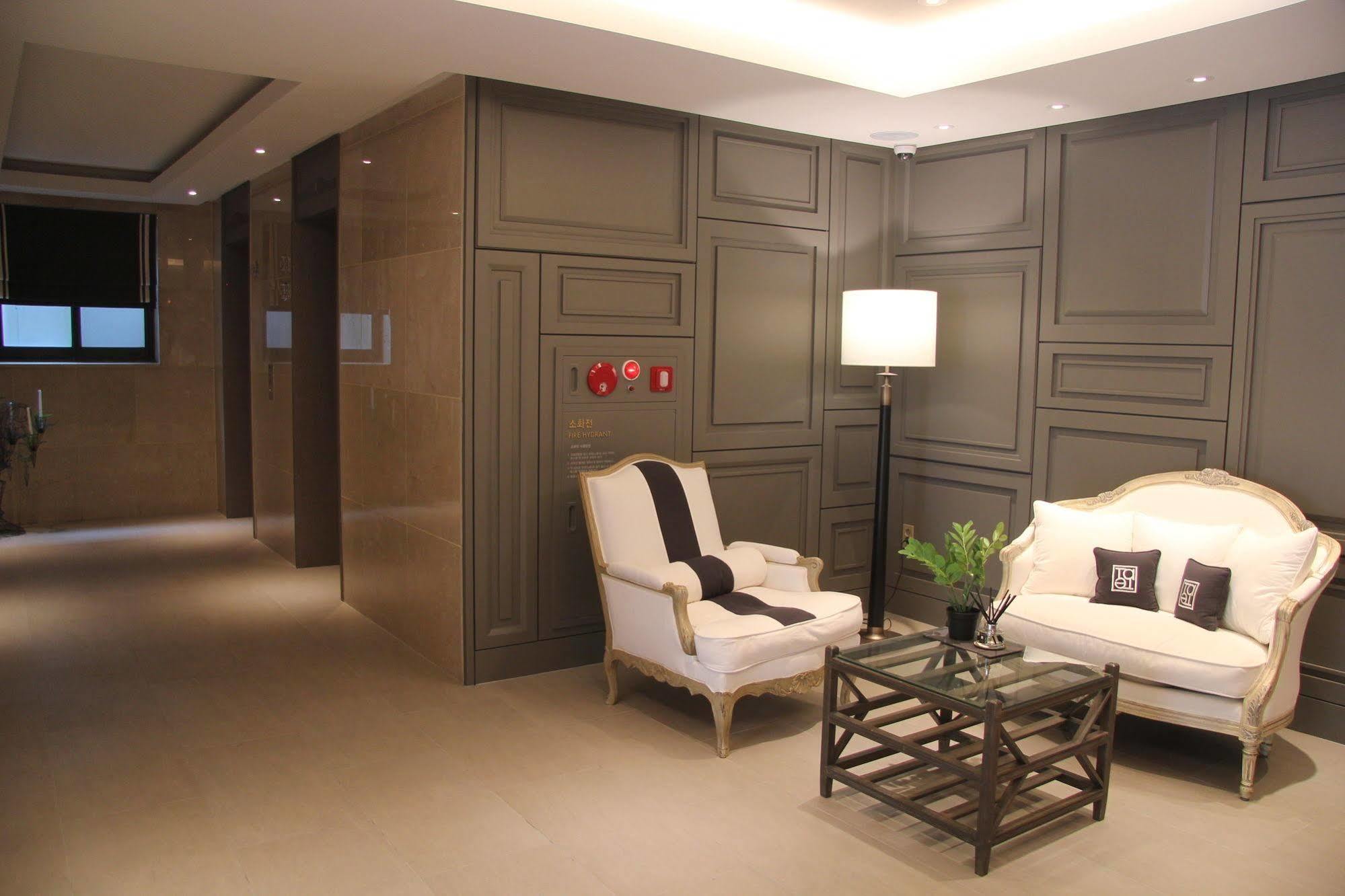 ثووان Hotel Tate المظهر الخارجي الصورة
